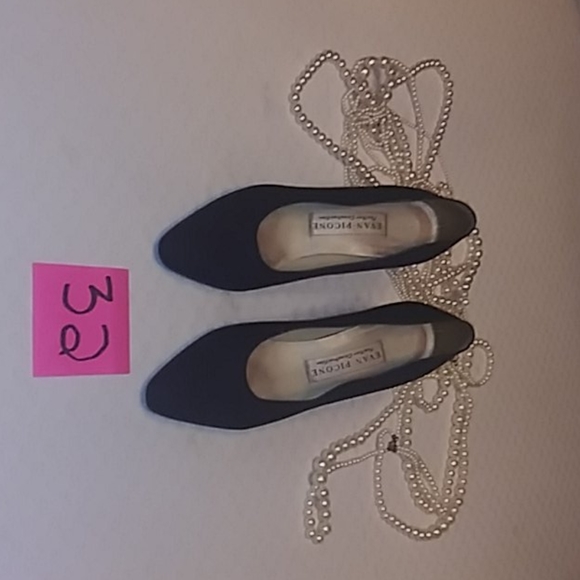 Heels - Picture 1 of 4